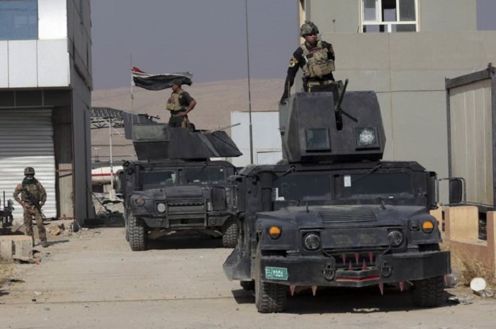 Mosul battle: US defence chief Ash Carter makes surprise visit to Iraq